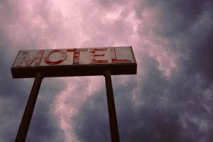 Un hotel como reino de Diego Alonso R.