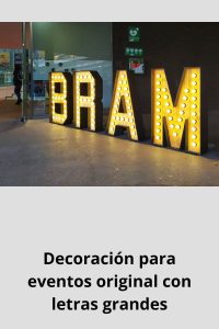 Decoración para eventos original con letras grandes